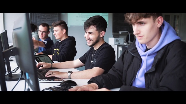 Technisches Gymnasium Profil Informationstechnik